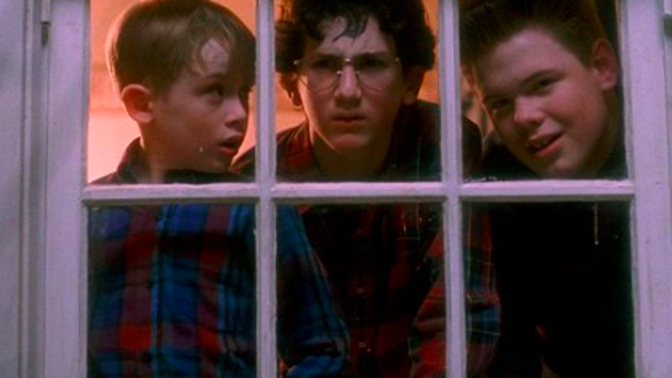 Devin Ratray s hereckými kolegy ve filmu Sám doma
