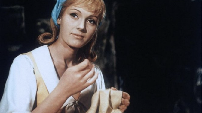 Helena Vondráčková v pohádce Šíleně smutná princezna 
