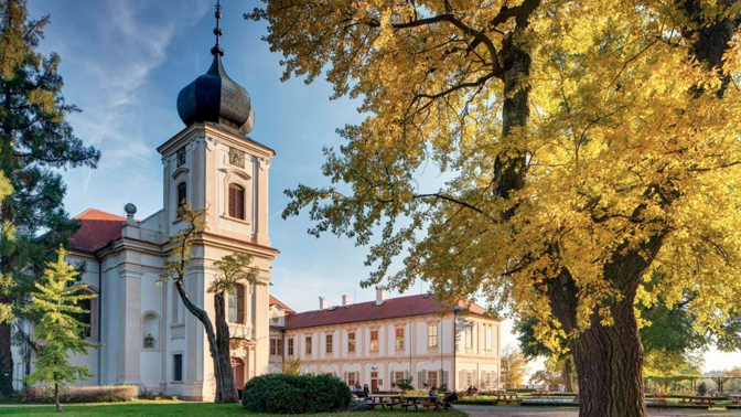 Před 25 lety přebírala ruinu: Nyní patří zámek Loučen k nejnavštěvovanějším památkám u nás