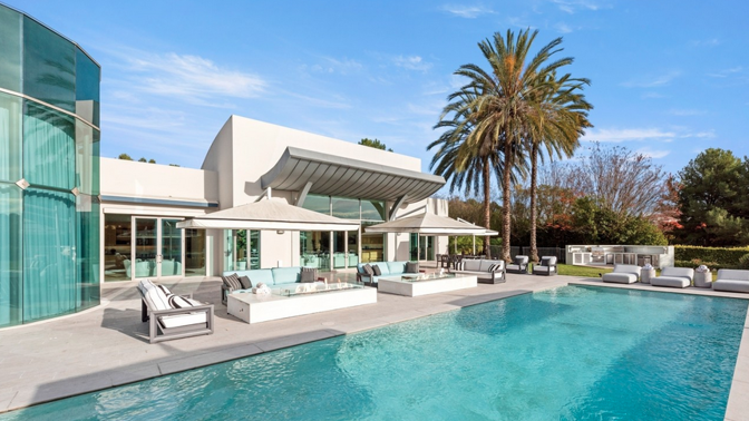 Kanye West koupil nové sídlo v Beverly Hills za 825 milionů: Bydlet v něm ale nehodlá
