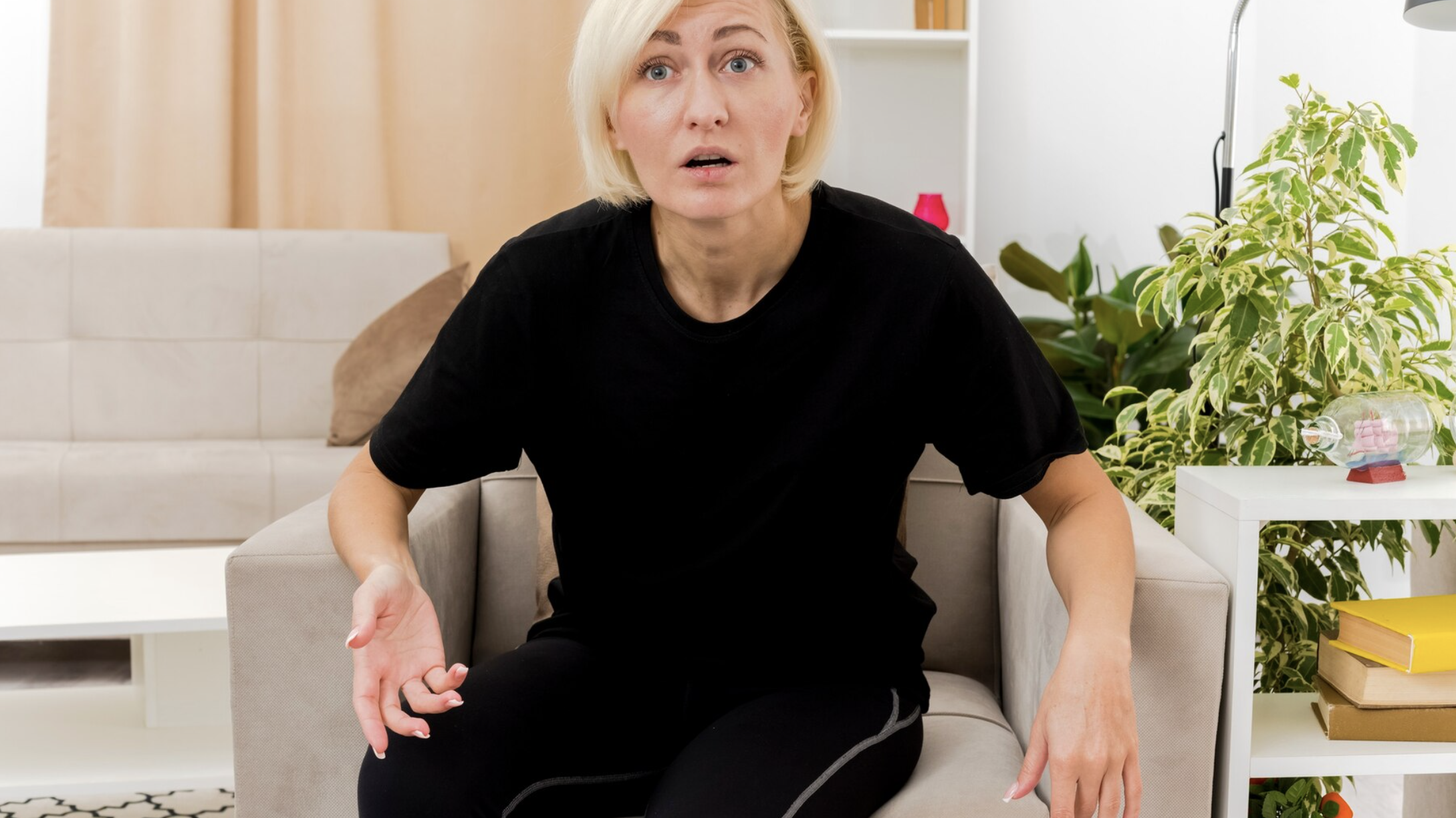 vyděšená žena