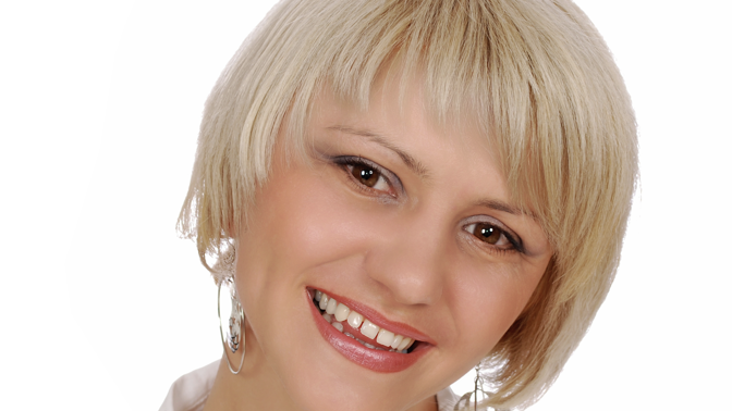 žena s ofinou