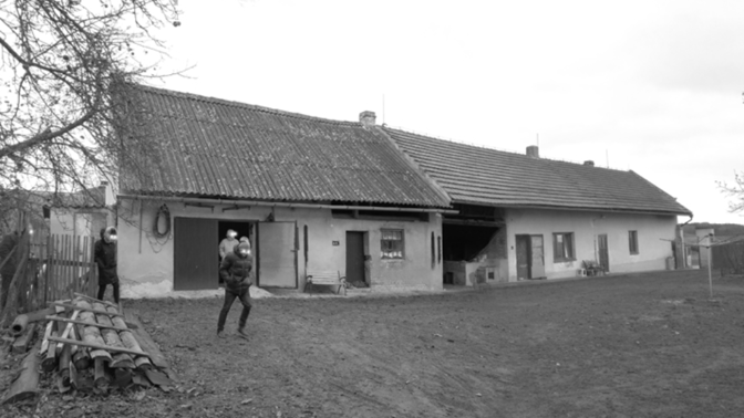Chátrající stavení proměnili v luxusní dvougenerační domov: Výsledek přestavby v severních Čechách vás ohromí