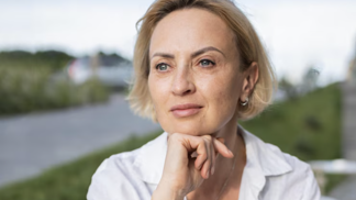 pochybující žena