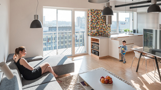 Loft snů pro čtyřčlennou rodinu: Takhle vypadá absolutní soulad designu a praktičnosti