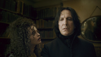 Alan Rickman a Helena Boham Carter ve filmu Harry Potter a Princ dvojí krve. Alan Rickman a Helena Boham Carter ve filmu Harry Potter a Princ dvojí krve.