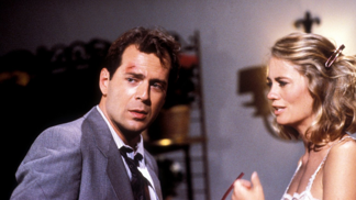 Bruce Willis a Cybill Shepherd v seriálu Měsíční svit. Bruce Willis a Cybill Shepherd v seriálu Měsíční svit.