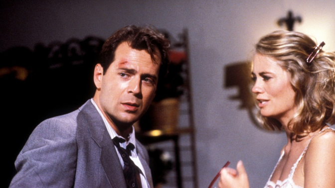 Bruce Willis a Cybill Shepherd v seriálu Měsíční svit.