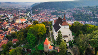 Znát svou vlast je základním předpokladem každého Čecha. Otestovat se, jak dobře ji znáte, můžete v našem kvízu.
Znát svou vlast je základním předpokladem každého Čecha. Otestovat se, jak dobře ji znáte, můžete v našem kvízu.