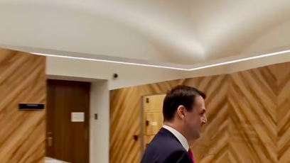 FOTO: Macinka urazil své rivaly a odešel.