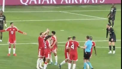 FOTO: Hráči Bayernu tomu nemohl uvěřit.
