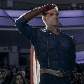 Homelander (Banda) rád hraje na nacionalistickou notu.