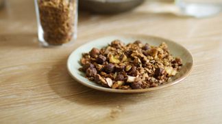 Banánová granola s ořechy