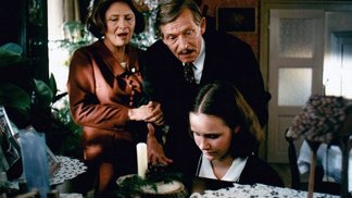 "Nám, nám, ...." ... vánoční zpívání v Pelíšcích.
"Nám, nám, ...." ... vánoční zpívání v Pelíšcích.