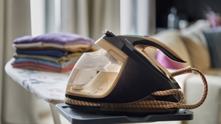 Parní generátor Philips PerfectCare Elite Plus je mnohem víc, než jen obyčejná žehlička. Budete ho milovat.
