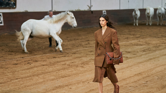 Modelka na přehlídce Stelly Mccartney Modelka na přehlídce Stelly Mccartney