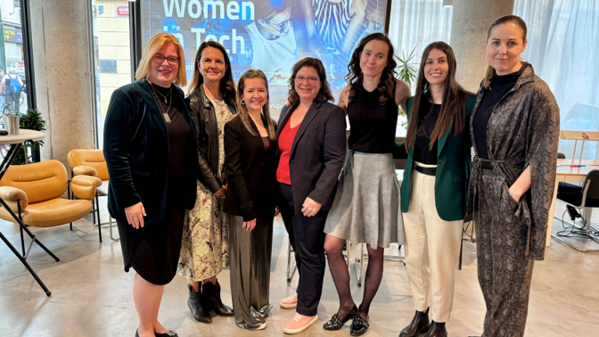 Women in Tech Women in Tech