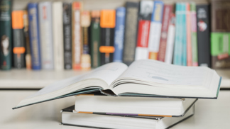 Kvíz: Klenoty české i světové literatury by měl znát každý. Přiřaďte dílo k českému autorovi a zjistěte, zda byste odmaturovali