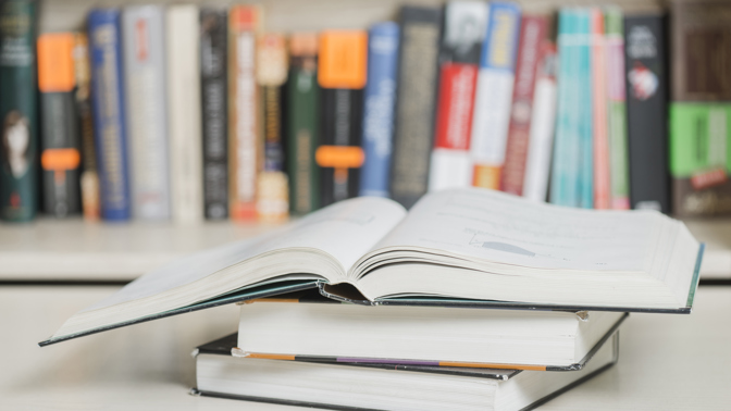 Kvíz: Klenoty české i světové literatury by měl znát každý. Přiřaďte dílo k českému autorovi a zjistěte, zda byste odmaturovali