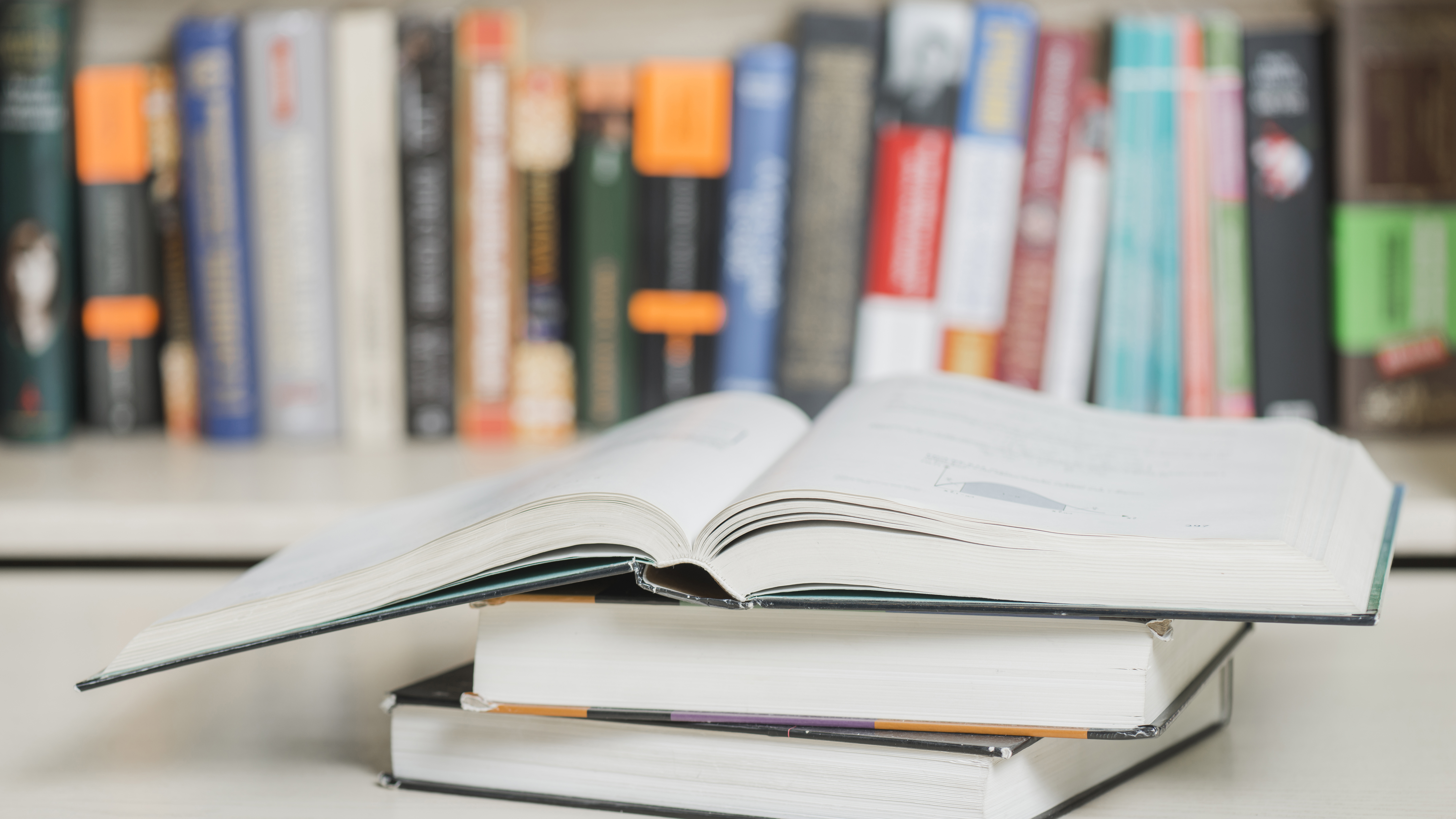 Kvíz: Klenoty české i světové literatury by měl znát každý. Přiřaďte dílo k českému autorovi a zjistěte, zda byste odmaturovali