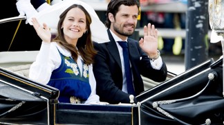 Hollywoodská star, nebo člen královské rodiny? Princ Carl Philip je hvězdou sociálních sítí Hollywoodská star, nebo člen královské rodiny? Princ Carl Philip je hvězdou sociálních sítí