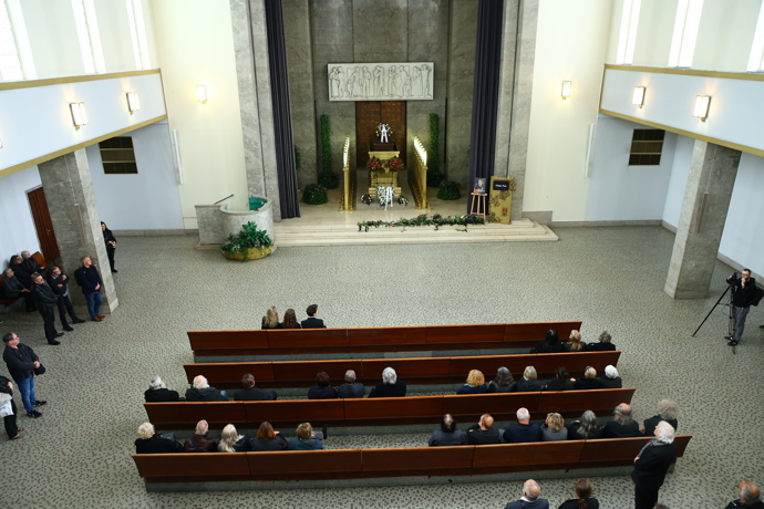 Poslední rozloučení s hudebníkem Oskarem Petrem ve Strašnicích.