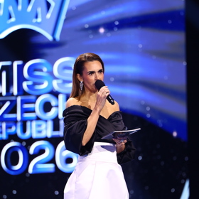 Daniela Brzobohatá moderovala finálový večer Miss Czech Republic 2026.