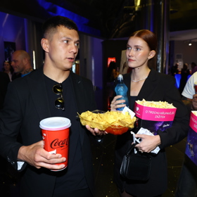 Tomáš Linh Le Sy a Denisa Ryndová nezapomněli na občerstvení.