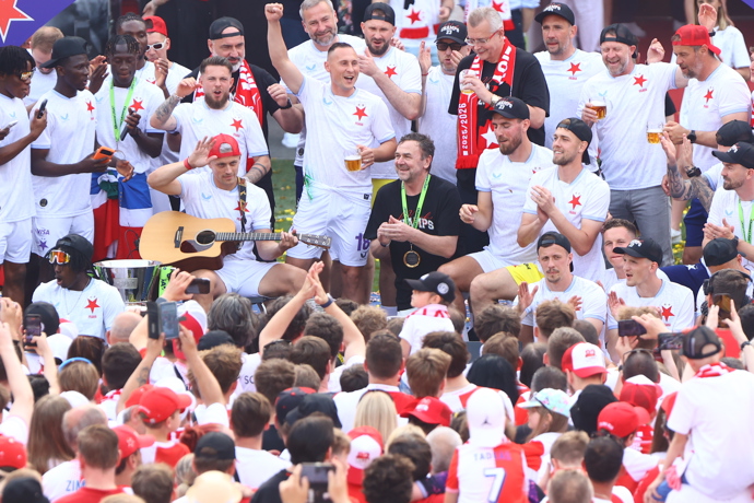 Fotbalisté pražské Slavie se dočkali velkolepých oslav ligového titulu.