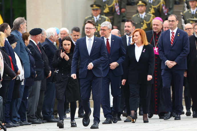 Nechyběla Alena Schillerová. 