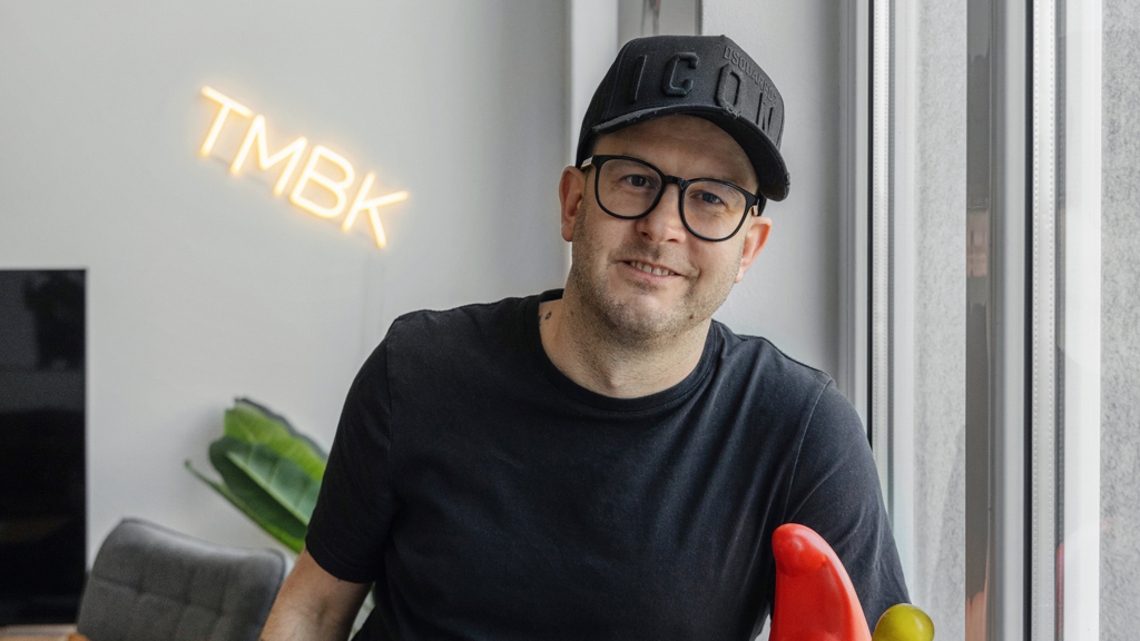  „Jsem v práci osamělý, tak jsem potřeboval změnu,“ říká hvězda internetu TMBK, který nás pozval na exkluzivní návštěvu