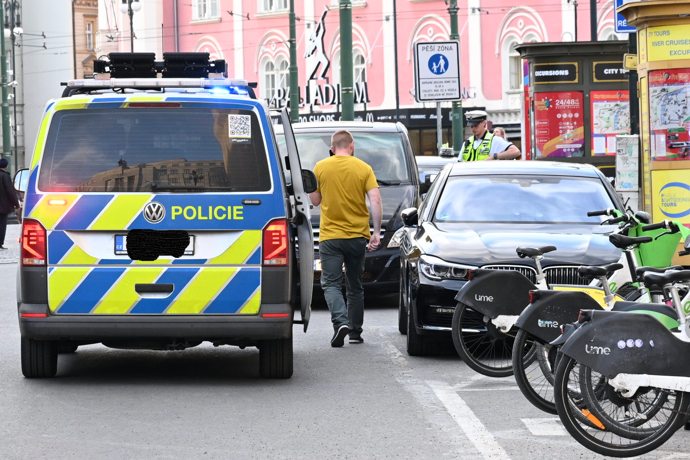 Policie vyšetřovala nabourané auto Václava Klause.