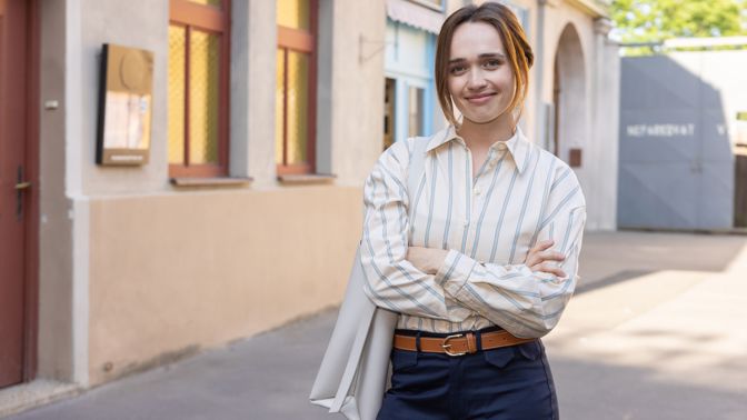 Alžběta Malá je významnou českou herečkou, která nyní exceluje v seriálu TV Nova Ulice. 
