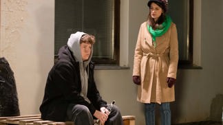 Nekonečný seriál Ulice sleduje dramatické osudy několika rodin žijících v sousedství
