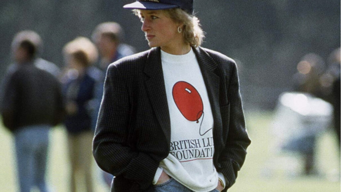 Co by dnes nosila princezna Diana? Nejlepší outfity Lady Di v moderním pojetí, které musíte vyzkoušet