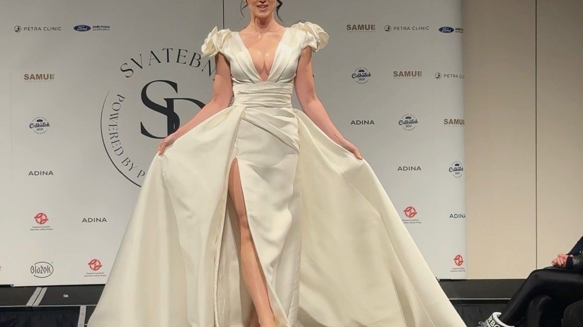 Veronika "Besky" Beskydiarová na přehlídce svatebních šatů ze salonu Adina v rámci veletrhu Svatební dny

