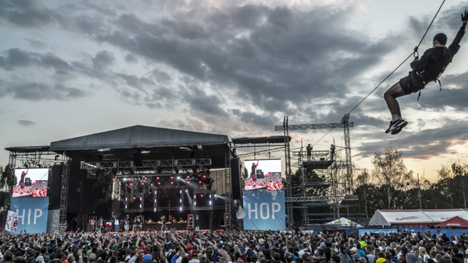 Největší letní festivaly: zakončete poslední srpnový víkend nabitým hudebním programem