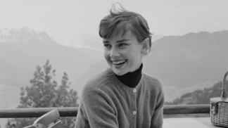 Méně známé fotky legendární Audrey Hepburn nechávají nahlédnout do jejího života