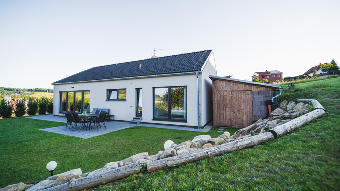 Dřevěný bungalov pro rodinu
Dřevěný bungalov pro rodinu