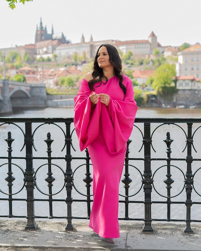 Jitka Čvančarová v modelech od návrhářky Martiny Pipkové Loudové.