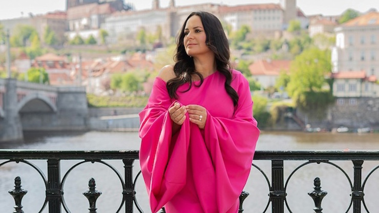 Jitka Čvančarová v modelech od návrhářky Martiny Pipkové Loudové.