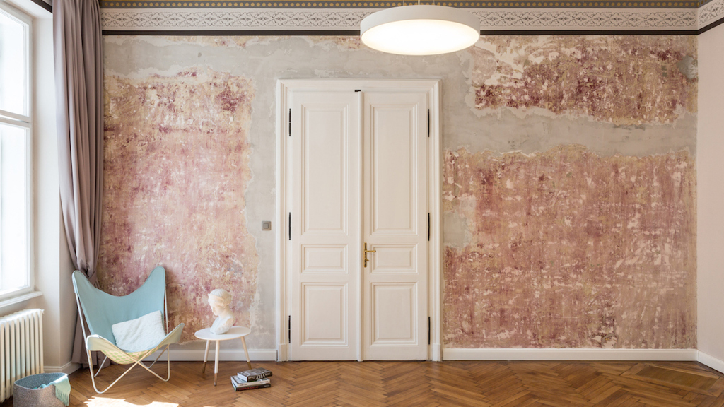 Běhěm redesignu bytu v bratislavském Starém Městě byly stavební úpravy omezeny na minimum.
Běhěm redesignu bytu v bratislavském Starém Městě byly stavební úpravy omezeny na minimum.
