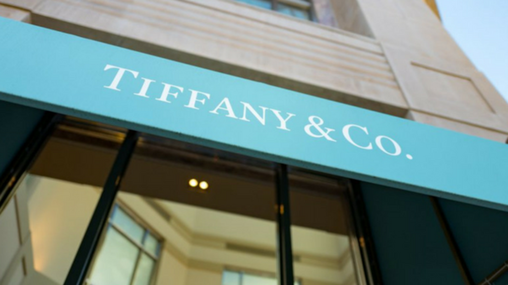 Fastfoodová snídaně u Tiffanyho? To není nesmysl, ale realita Fastfoodová snídaně u Tiffanyho? To není nesmysl, ale realita