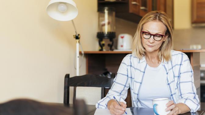 “Milá Dominiko, vrať nás zpátky do svého života, jsme tvá rodina,” píše v dopise paní Eva své dceři, s níž se vzájemně odcizily