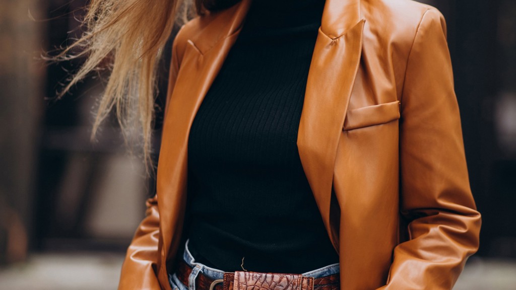 Kožená saka jsou jedním z vintage trendů, které se v roce 2026 hojně vrací.
Kožená saka jsou jedním z vintage trendů, které se v roce 2026 hojně vrací.