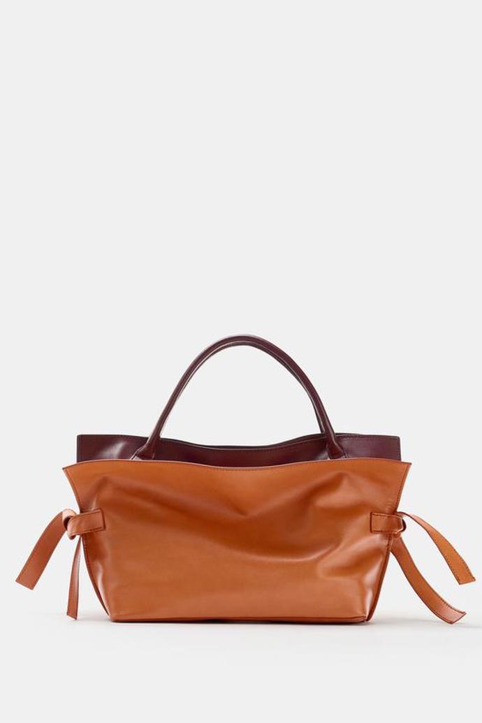 Kožená kabelka s klopou, Zara, 3999 Kč
