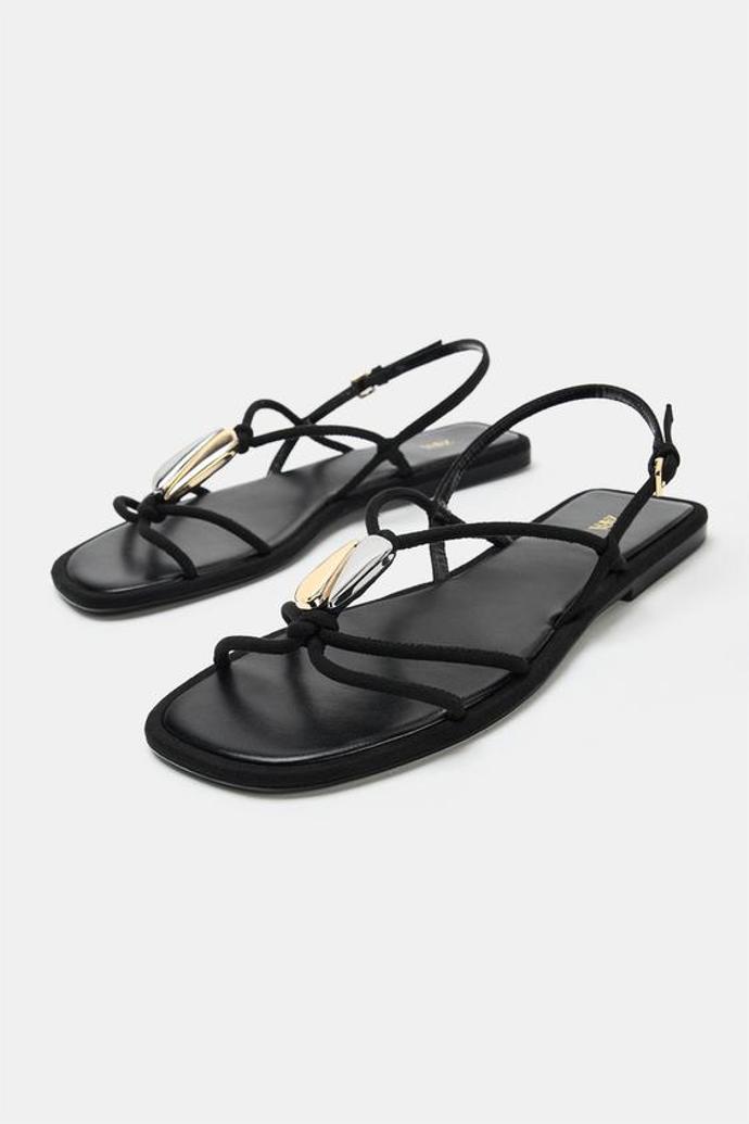 Ploché sandály s kovovou aplikací, Zara, 849 Kč