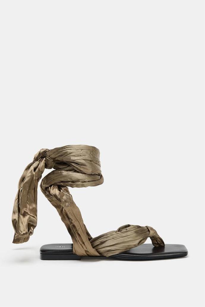 Ploché sandály s uzlíky, Zara, 1299 Kč