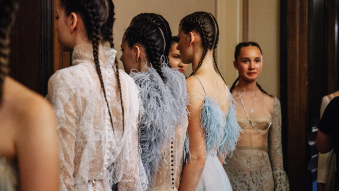 Zuzana Kubíčková představila v Madridu couture kolekci inspirovanou Rudolfinem