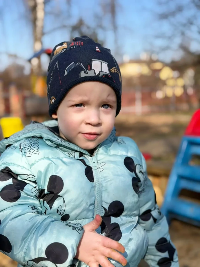 Pepíček se do svých osmnácti měsíců vyvíjel jako zcela zdravé a veselé dítě.